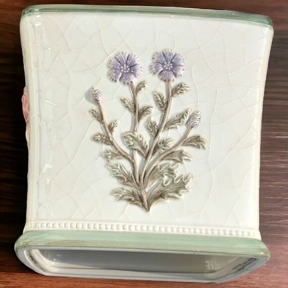 Croscill Crackle Glaze Raised Flowers Veronica Bath Ceramic Tissue Box Cover - Picture 7 of 11